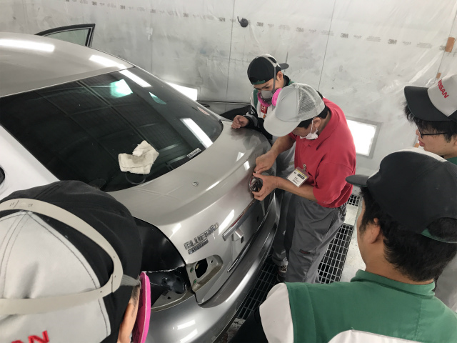 ボディリペア科 上級塗装授業 磨き 専門学校 日産京都自動車大学校