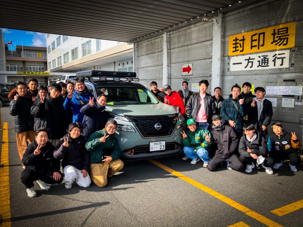 日産・自動車大学校の学生が製作したカスタマイズカーを東京オートサロンに出展